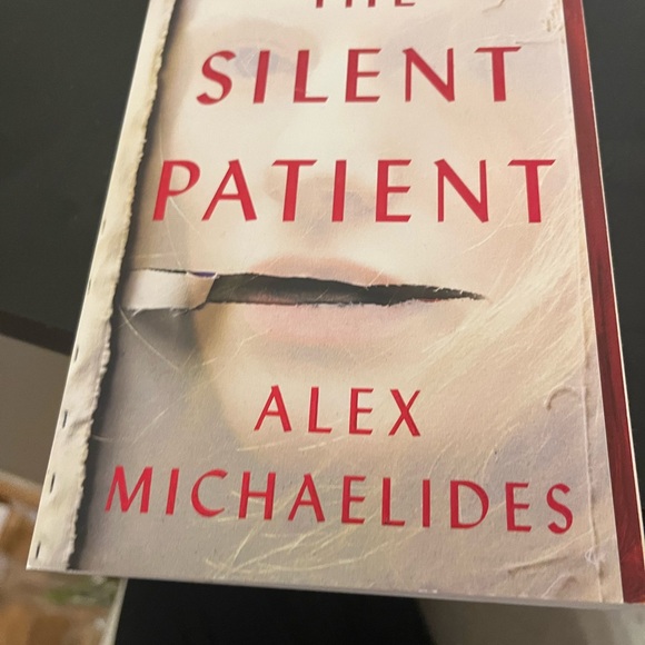 Books - Picture 11 of 14